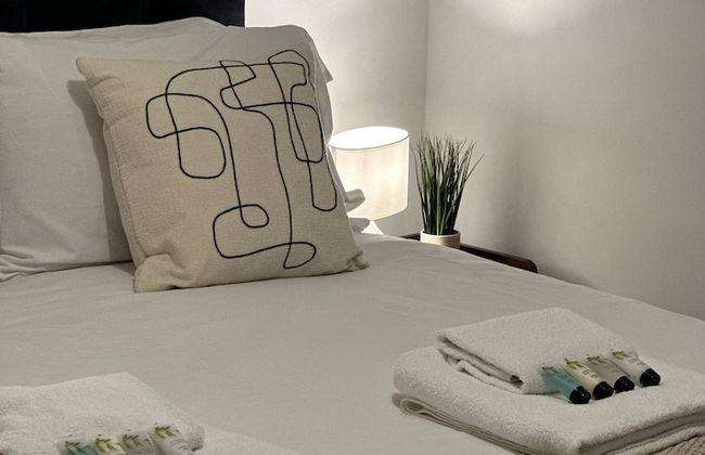 3 bed Chill Glouc With 3 Bedrooms and 1 Bathrooms - Photo 29