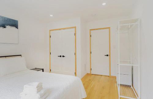 Luxury 3BD Short Walk to Airport - Foto 12