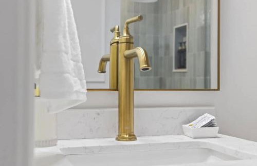 Boutique condo w oceanfront & concierge - Photo 19