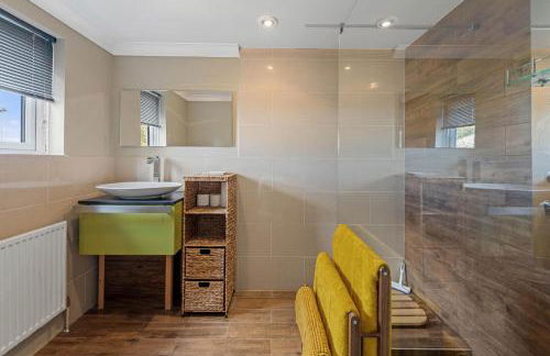 Home with Natural Mineral Spring Water near Stamford - Foto 31