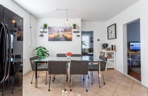 Sunny & Spacious 2BD 1BA WFH Apt-Huge Yard & Patio - Foto 37