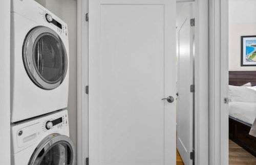 Capri Unit 001 in the Heart of Downtown TC - Foto 46