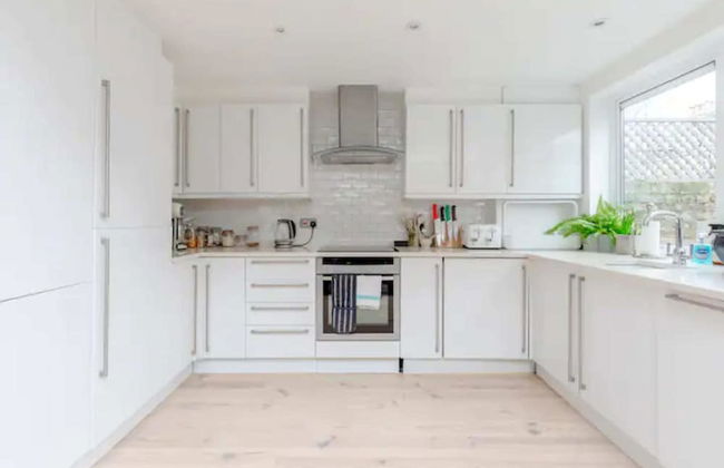 Beautifully Designed 2BD House - by Queen's Park! - Foto 18