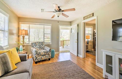 Charming Home with Porch Walk to Greers Ferry Lake! - Foto 5