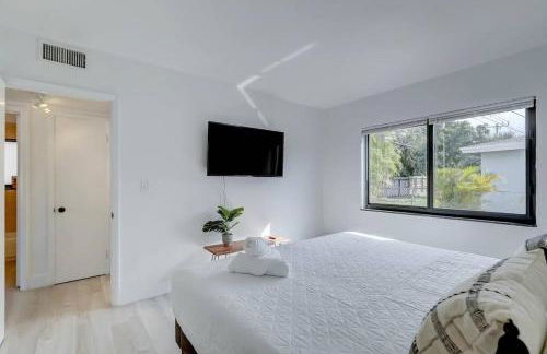 Chic Retreat: 2BR Apartment! - Foto 3