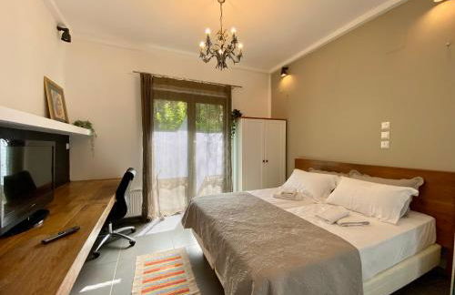 Small Gem Studio Athens, next to metro nomismatokopeio - Foto 1