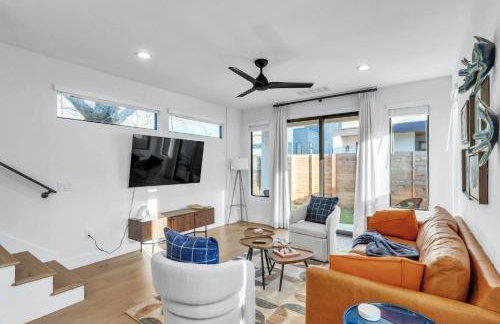 Chic Austin Getaway brand new with rooftop patio - Foto 30