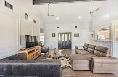 Pet-Friendly Lockhart Home with Private Yard - Foto 23