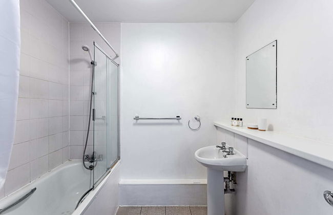 Modern 1 Bedroom Apartment in West London - Foto 16