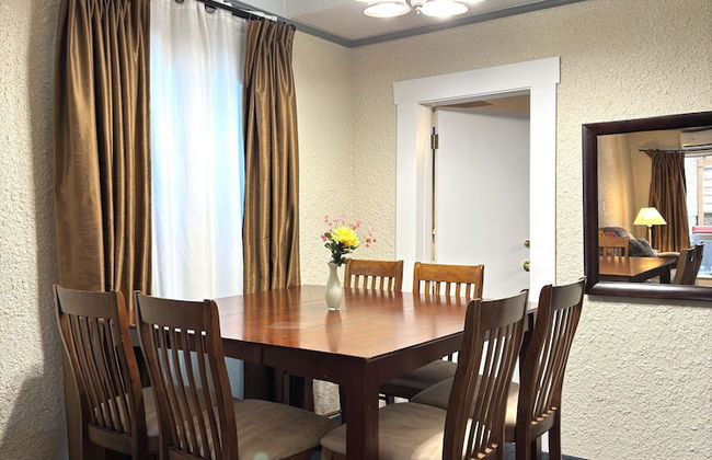 Divya Sutra Plaza and Conference Centre, Vernon, BC - Foto 28