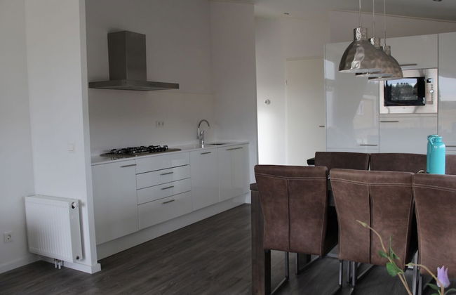 Charming Retreat for Your Escape - Photo 10