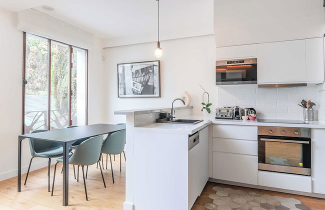 Newly Renovated Loft Bastille - Photo 9