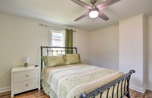 Cozy House with Private Yard, Close to Downtown - Foto 16