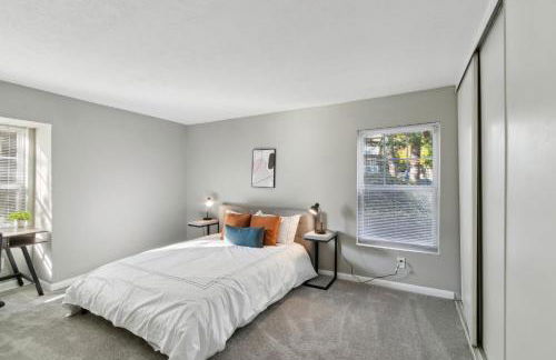 400 winchester 605 l 2 Bed 2 Bath Newly Furnished - Foto 1