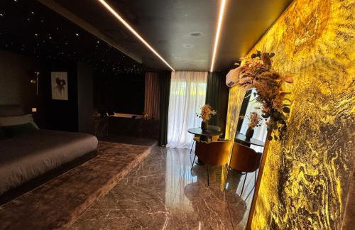 One Night Love Room Unique - Photo 2