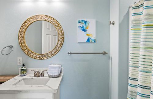 Gorgeous 4BD with Hot Tub, Golf Cart, Deck, Gourmet Kitchen - Foto 30