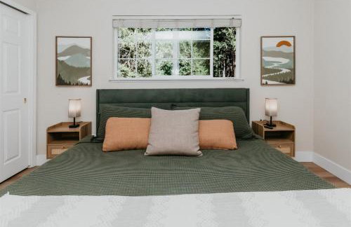 Spacious Cozy and Renovated Mountain Retreat - Foto 32