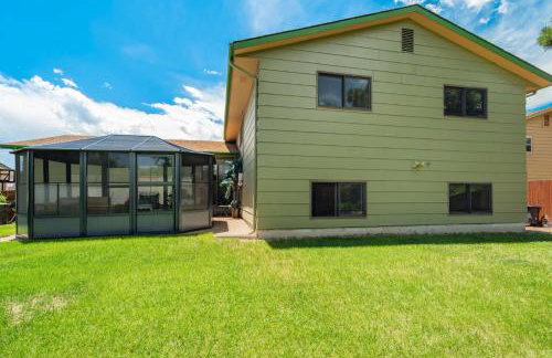 Central 3BR Home Near UCCS & Hospitals | MTR Ready - Foto 7