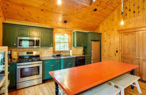 Secluded Elka Park Cabin Hot Tub and Fire Pit! - Foto 6