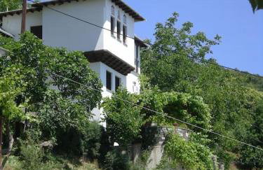 Άνετος χώρος με parking, αυλή και θαυμάσια θέα - Foto 12