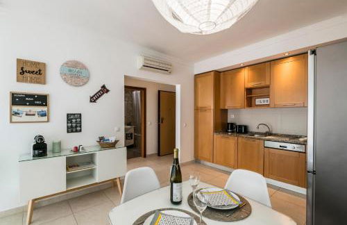 Algarve Beach Vibes Apartment, WiFi, Pool, AC, BBQ - Photo 5