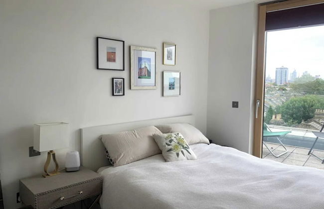 Stylish 2BD Flat With Private Balcony - Battersea - Foto 5