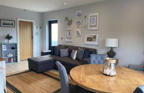 The Annexe Porthcawl Pet Friendly 2 Bedroom Flat with King Size bed bunk beds and sofa bed sleeps up to 5 people - Photo 14