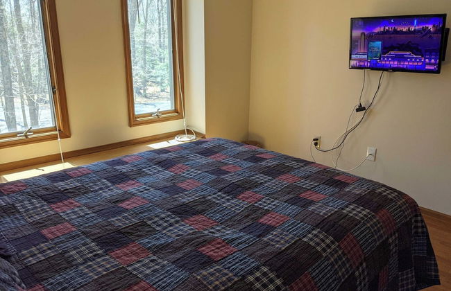 Mountain Memories by Avantstay Hot Tub Enclosed Deck, Large Yard w/ Fire Pit - Foto 3