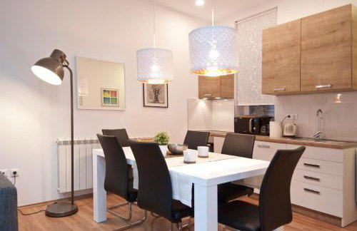 City Lights Apartment - Photo 15