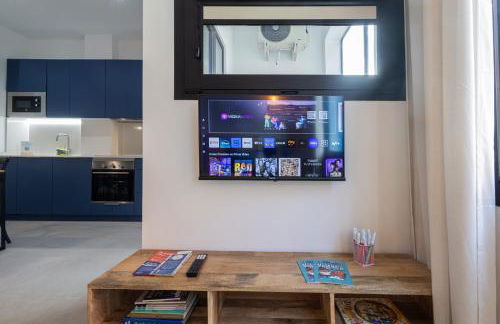 FLORIT FLATS - Stylish Valencia Ceramic Apartments with Free Bicycles by the Joaquin Sorolla Station - Photo 28