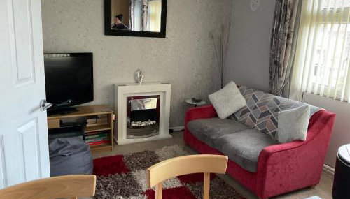 1st Floor Hillview 2 bedroomed Central Location No pets - Foto 2