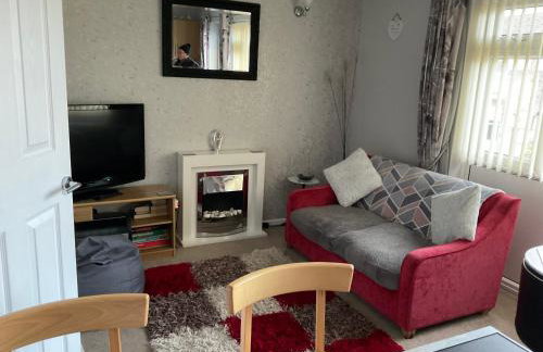 1st Floor Hillview 2 bedroomed Central Location No pets - Foto 2