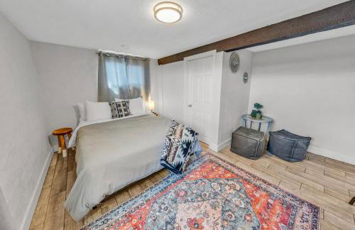 NEW! HUGE 5BR Mountain Views Game Room Hot Tub Lawn Games BBQ - Photo 75