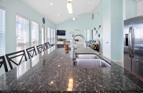 Splash Spacious 3BD 3bath Beachfront! Steps to Beach! - Photo 15