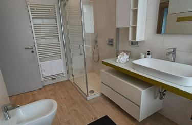 Casa Evelina con Parcheggio esterno e Garage gratis, appartamento con idromassaggio per due - Photo 40