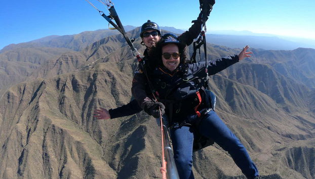 Disfrutando de la experiencia en parapente