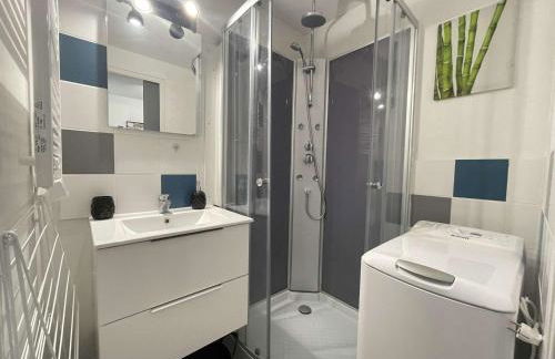 Studio Mezzanine Lumineux avec Wifi, Idéalement Situé, 4 Couchages, à 250m de la Plage et du Port - FR-1-224B-99 - Foto 4