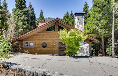 Walk to Lake Gregory Family Retreat with Patio! - Foto 1