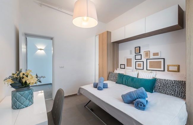 Front of Beach next to RoyalBeach Hotel - Foto 2