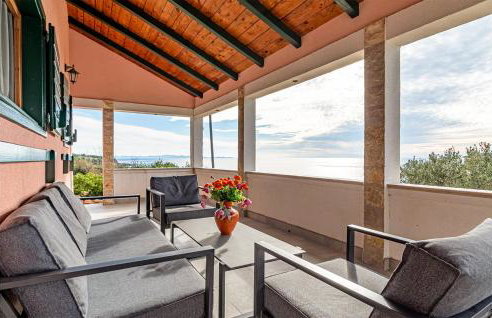 Nice Home In Postup With Sauna - Photo 13