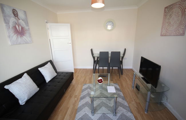 Deane House - Photo 16