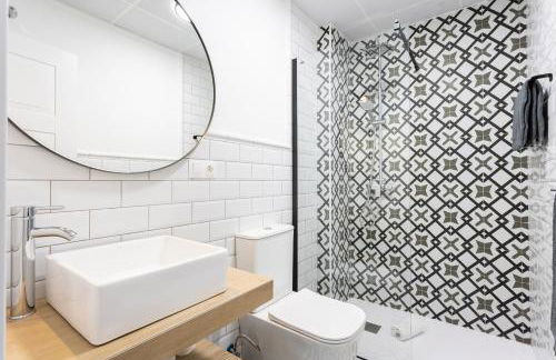 Holidays2Malaga Picasuss Loft New Built Close Huelin Beach and Promenade - Foto 11