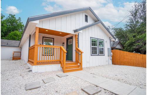 Spacious Delightful 4 BR/ 3 BA Close to Downtown - Foto 2