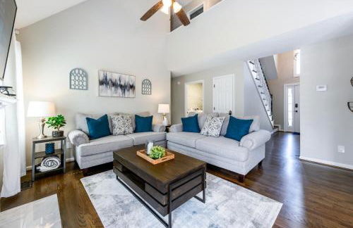 Fully Fenced & Stylish 3BR Near LakePoint Sports - Foto 7