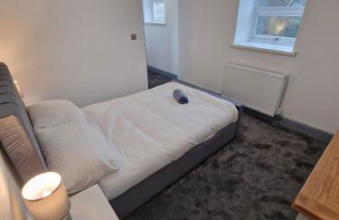 Stunning Modern Riverside Cottage - Photo 18