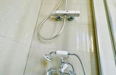 Tanglewood Close, 3 Bedroom house, Abergavenny with private parking, - Foto 9