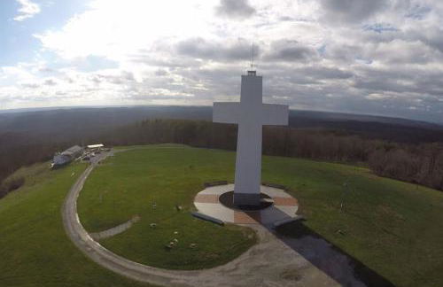 Luxury 4BR Log Cabin Near SIU & Wine Trail - Foto 47