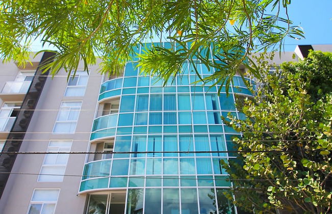 Riviera Towers 2BR & Pool - Foto 27