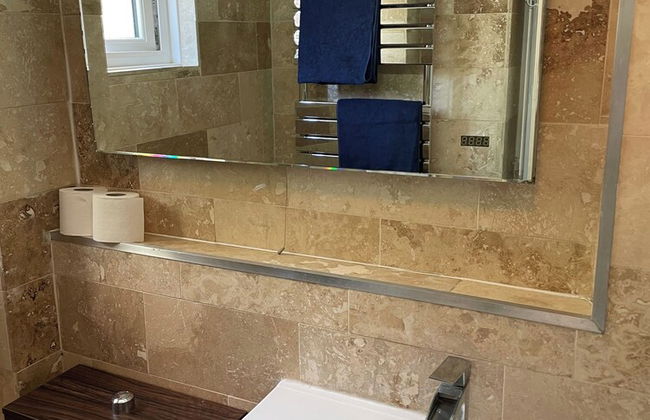 London Apartment - Sleeps 3-city Escape- Balcony - Foto 7