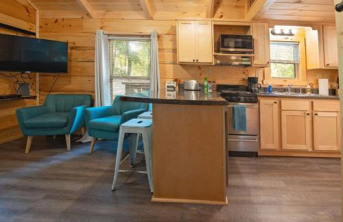 Tiny Cabin Village Private Hot Tub Lynda Cabin - Foto 7